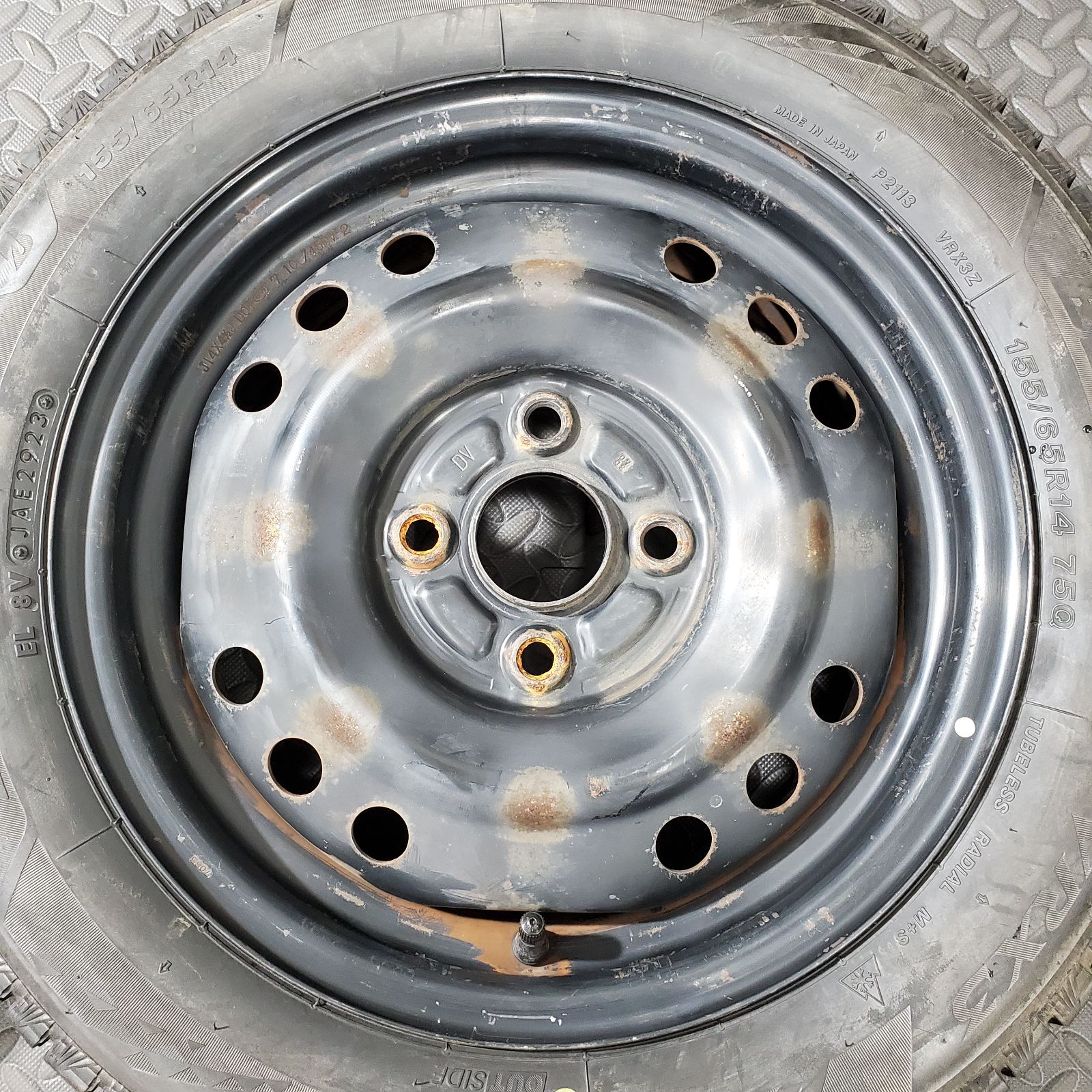 スタッドレスタイヤ