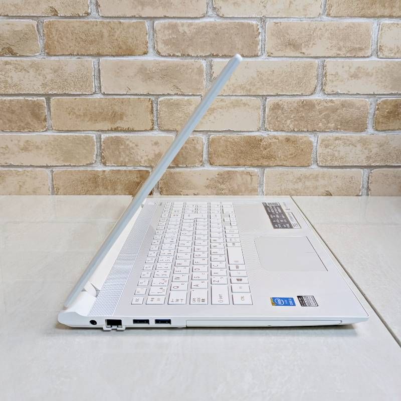 Win11/美品/白色/高年式/新品SSD240G/オフィス/Bluetooth Win11/美品/白色/高年式/新品SSD240G/オフィス/Bluetooth