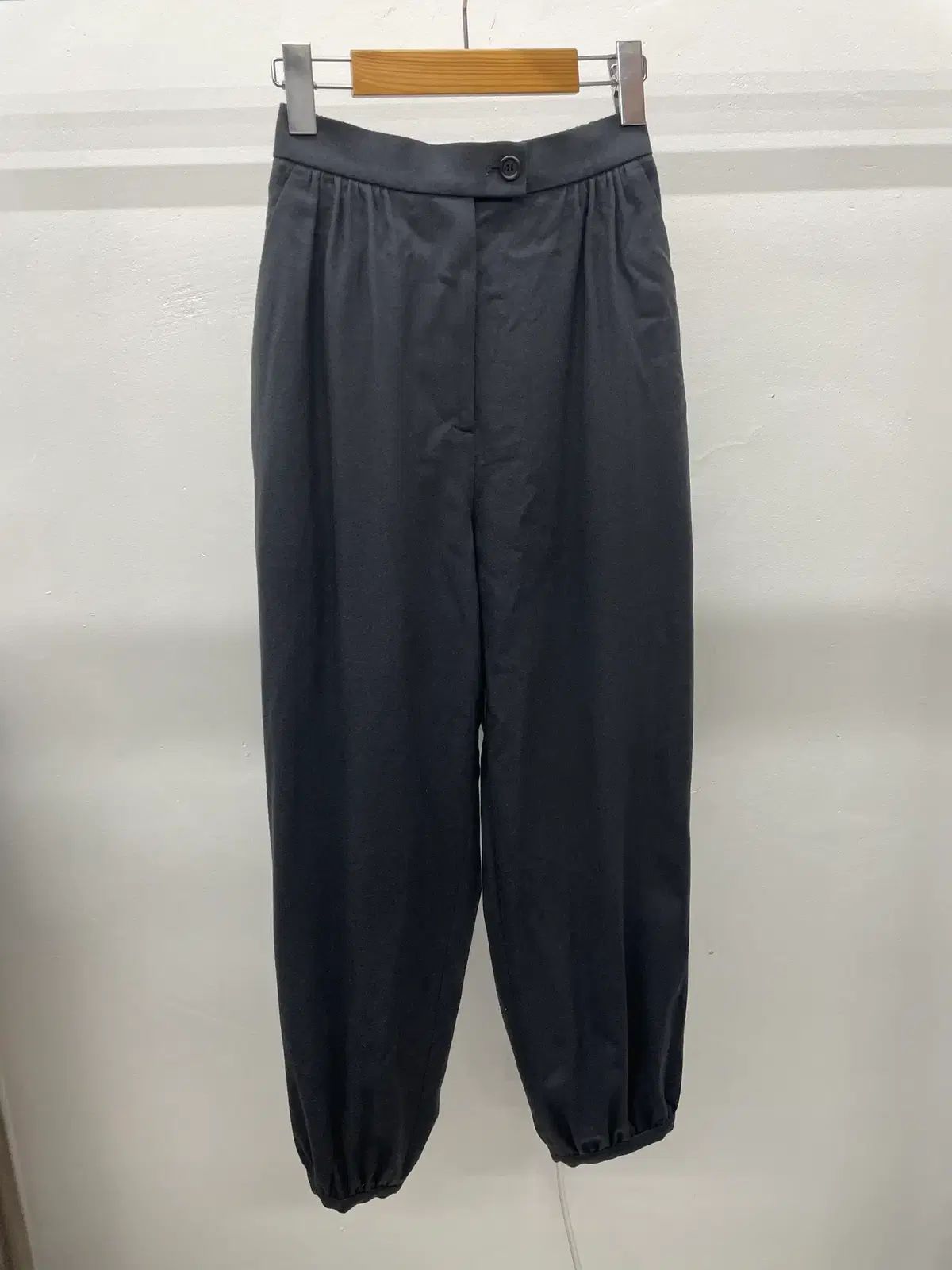 シャーリング パンツ