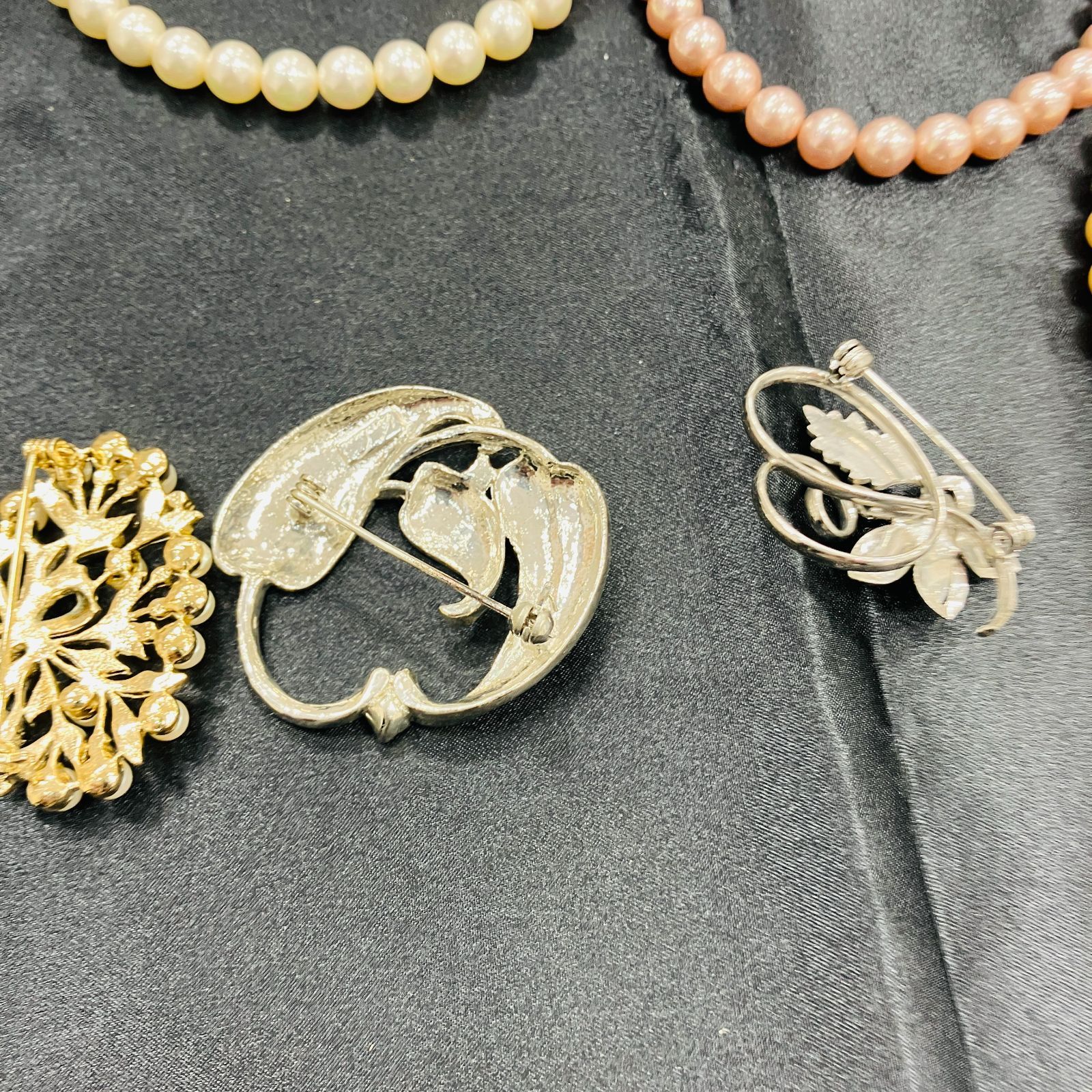 A【まとめ売り】イミテーションパール ネックレス ブローチ - メルカリ