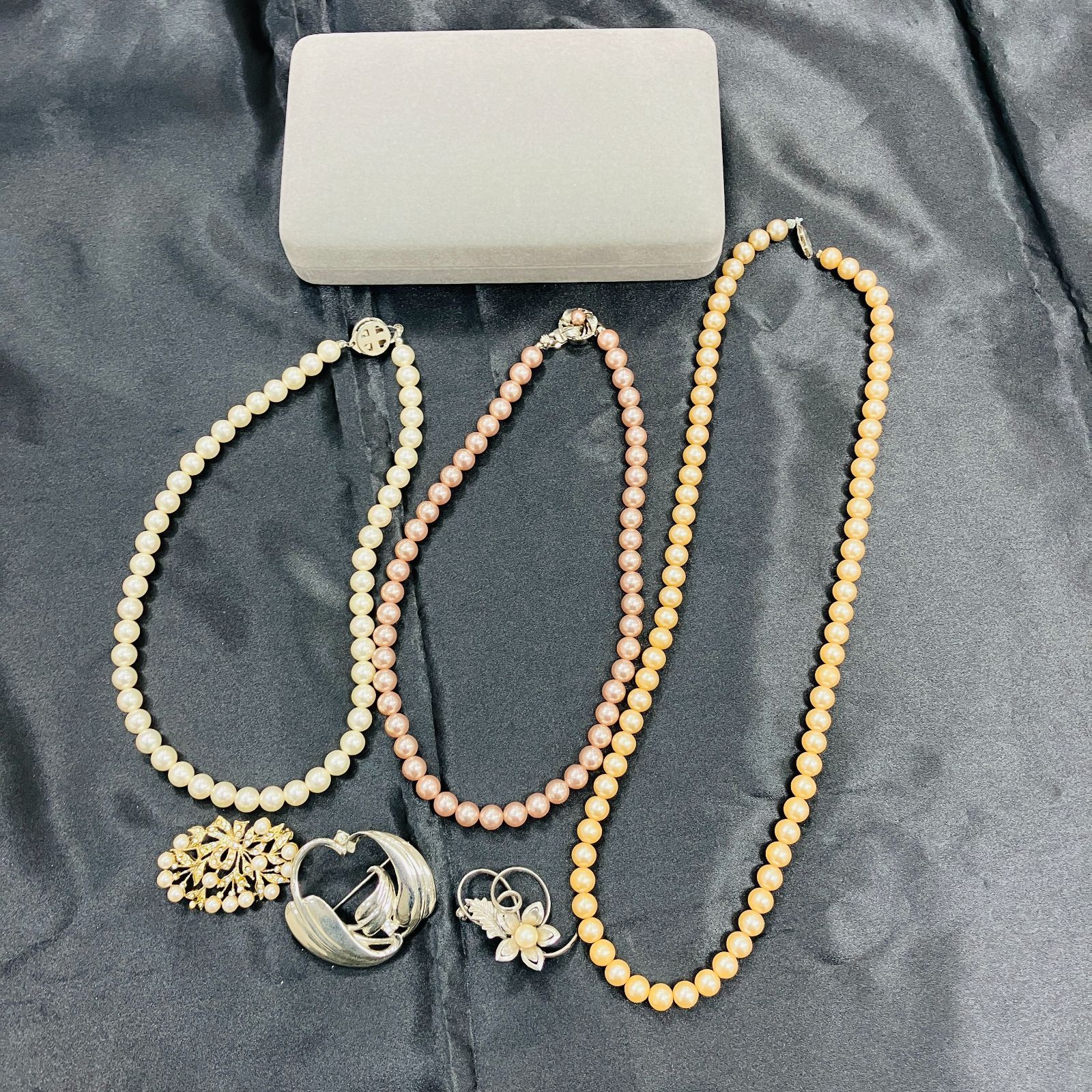 A【まとめ売り】イミテーションパール ネックレス ブローチ - メルカリ