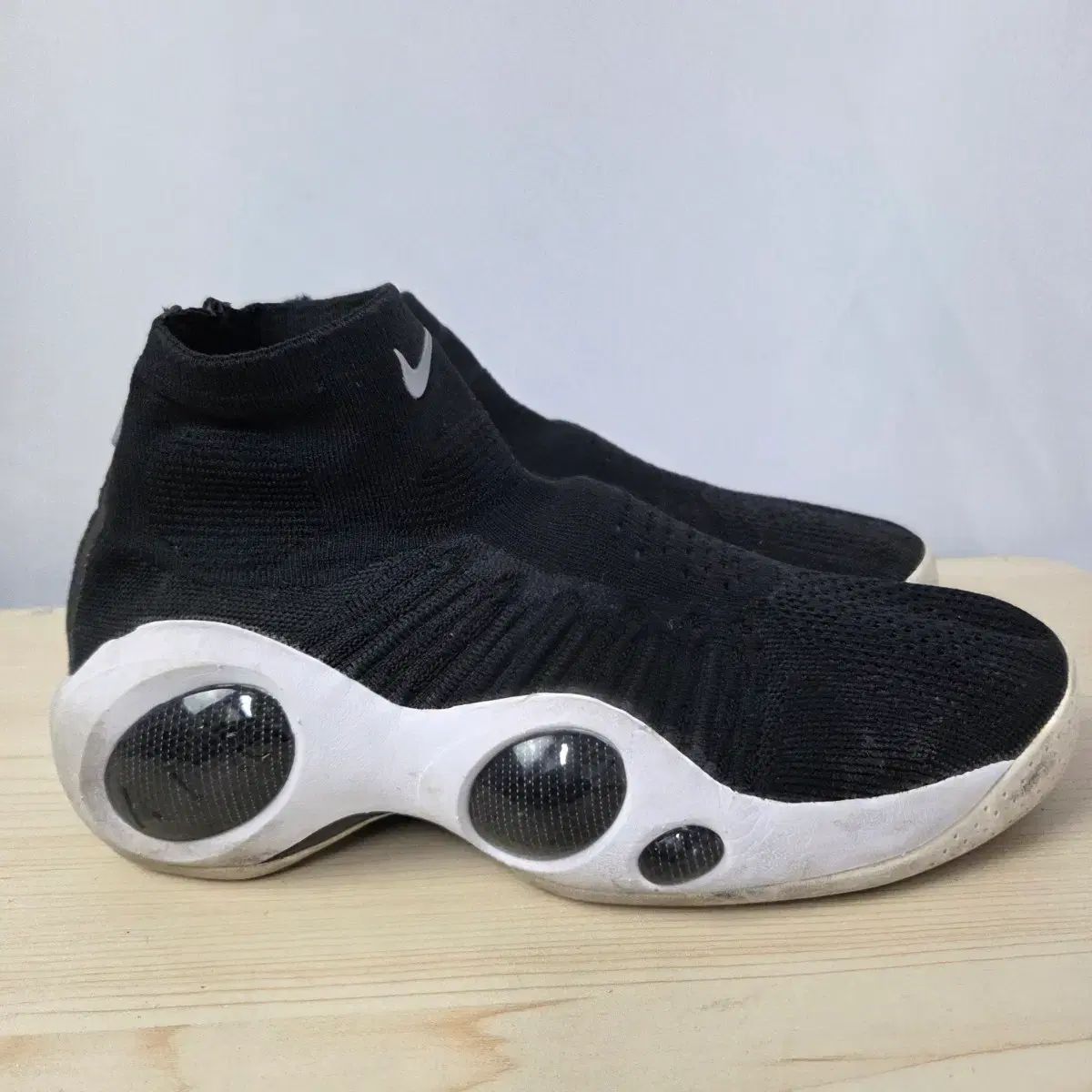  275 NIKE エア フライト ボナパイド ブラック 白 シューズ(男性用) バスケットボール