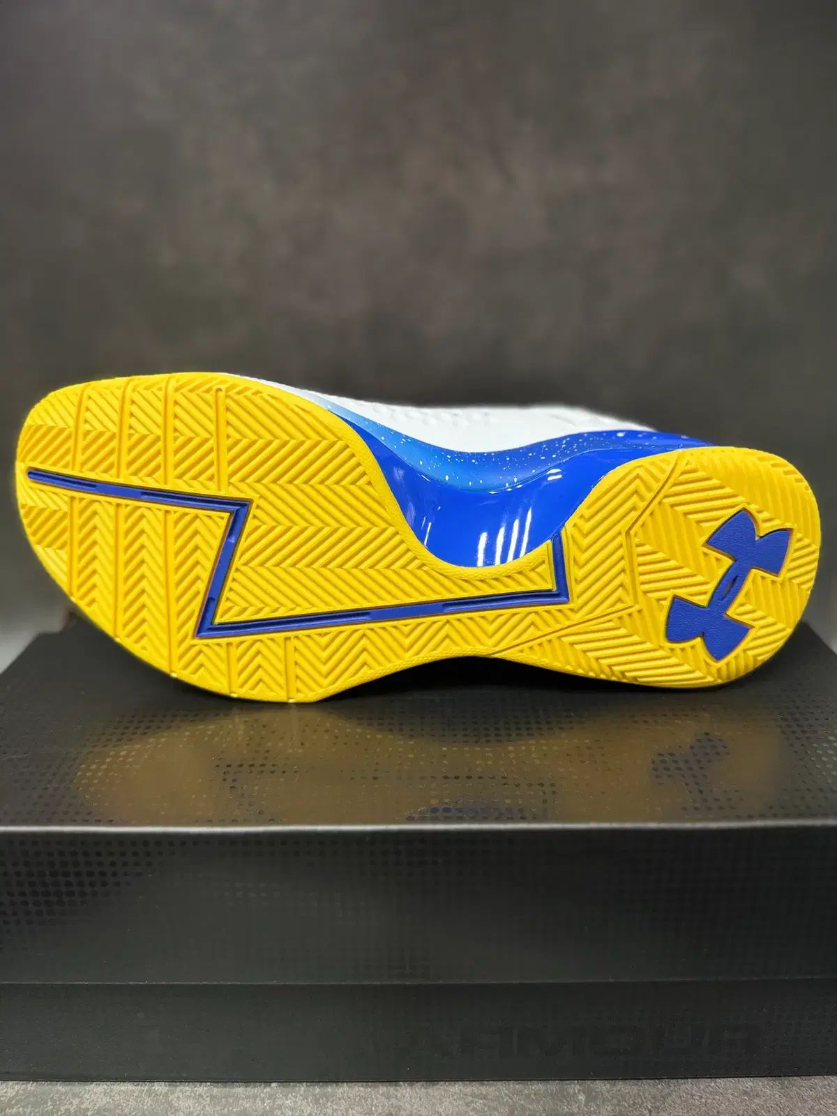 アンダーアーマー