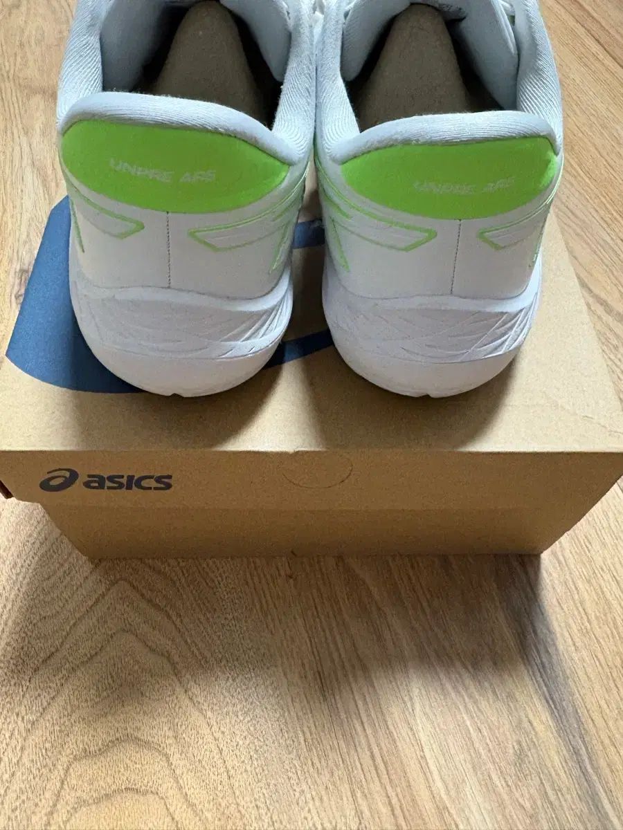  260 アシックス アンプ ス ロー2 シューズ(男性用) バスケットボール