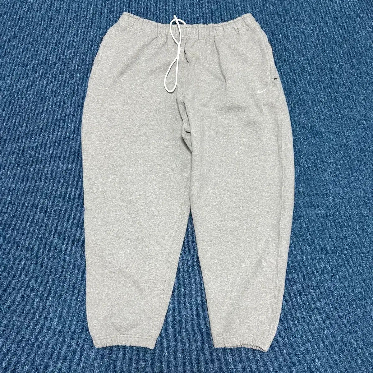 ナイキ ソロスウッシュ フリースパンツ cw 5460 063