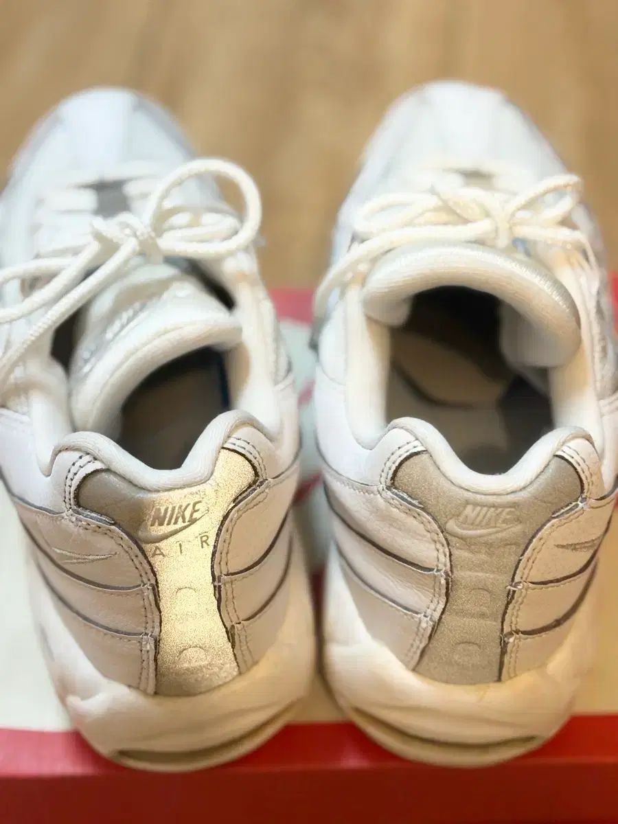 エッセンシャル トリプルホワイト