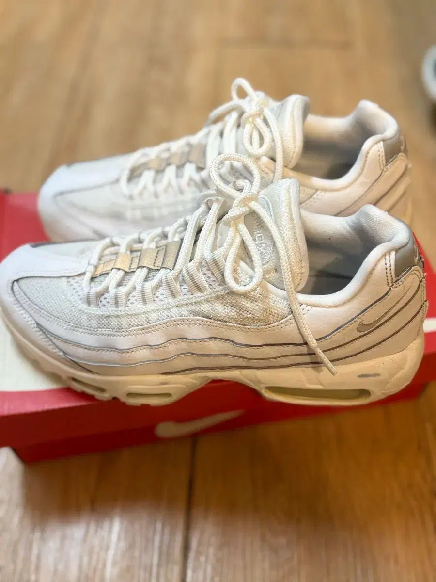 エアマックス95 エッセンシャル トリプルホワイト 255