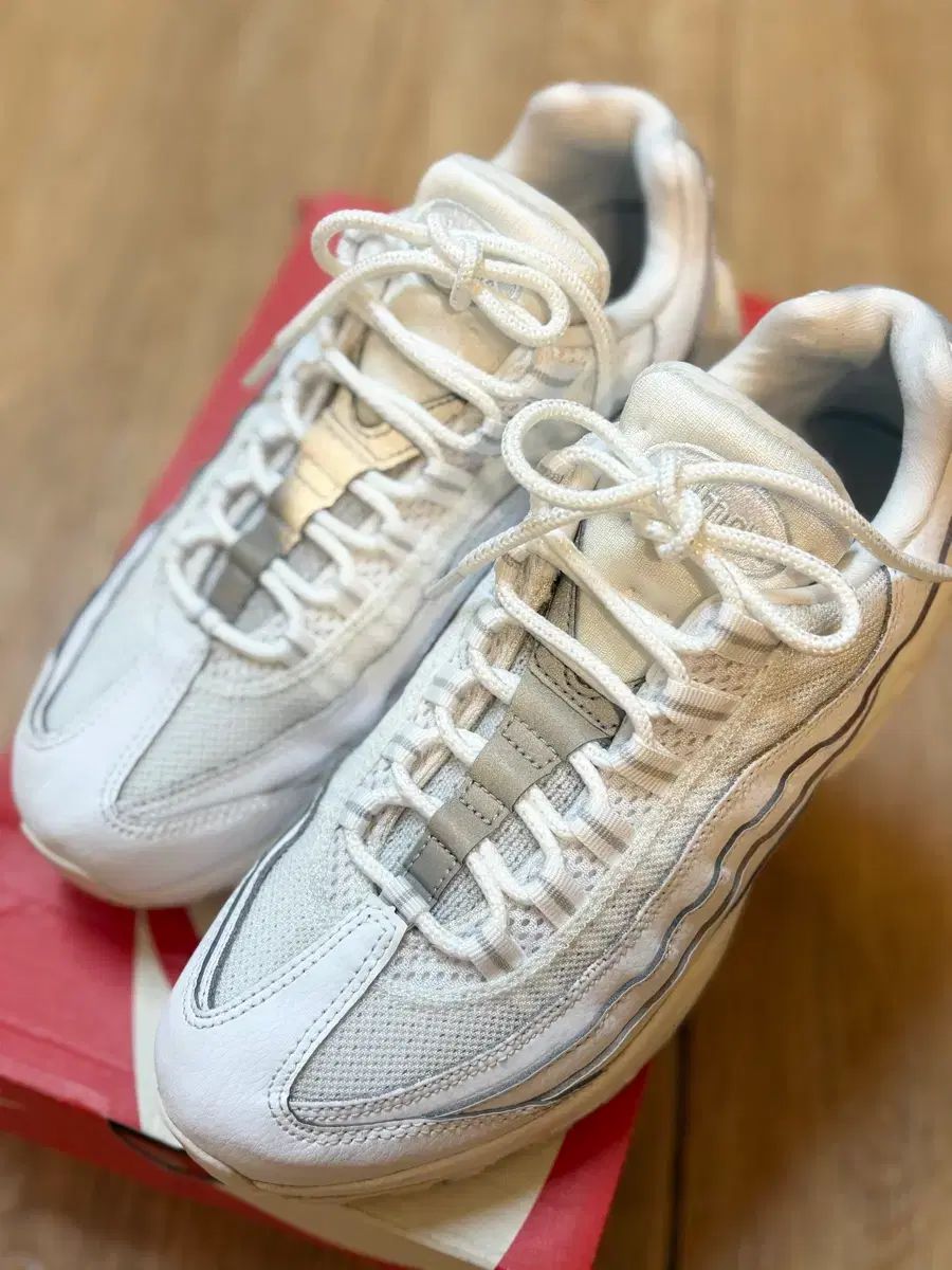 エアマックス95 エッセンシャル トリプルホワイト 255