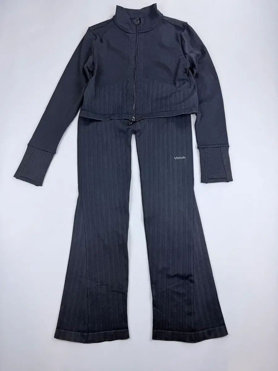 ベリシ オータムナイト ブーツカット トレーナー セット