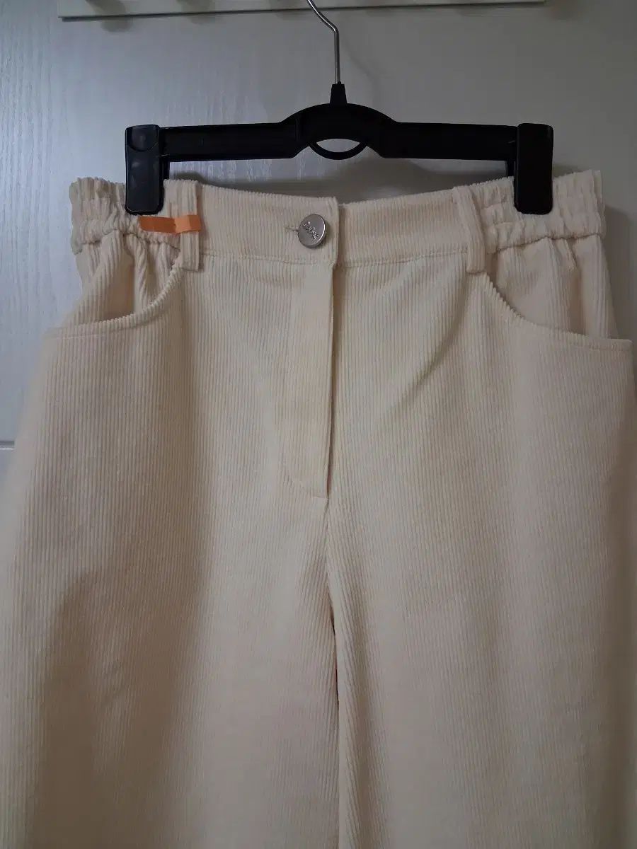 ベネトン アイボリー