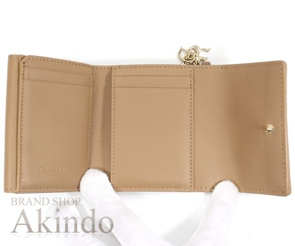 【美品】ディオール 三つ折り財布 カナージュ チャーム ラムレザー ゴールド 美品】ディオール 三つ折り財布 カナージュ チャーム ラムレザー