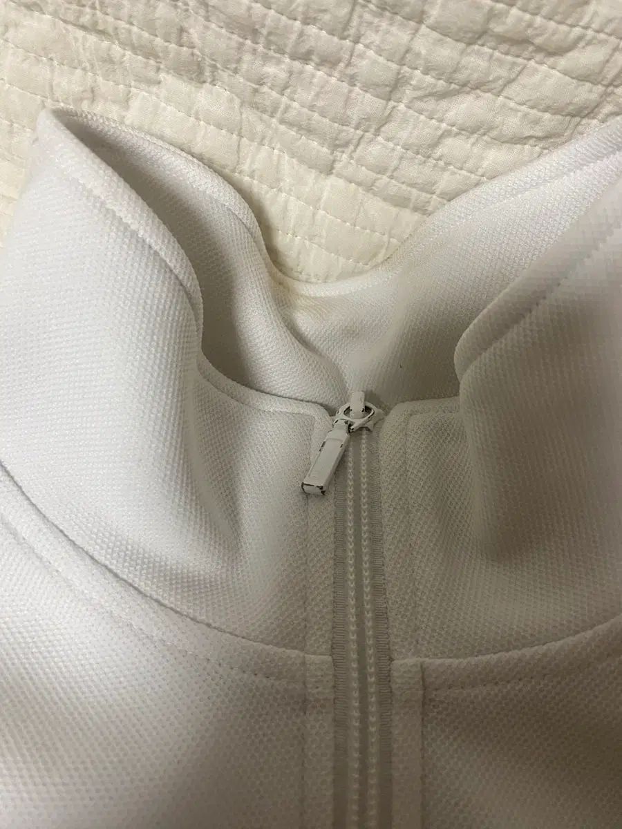 アディダス 白 ジャージ ジップアップ トラックジャージ NIKE PUMA mizuno