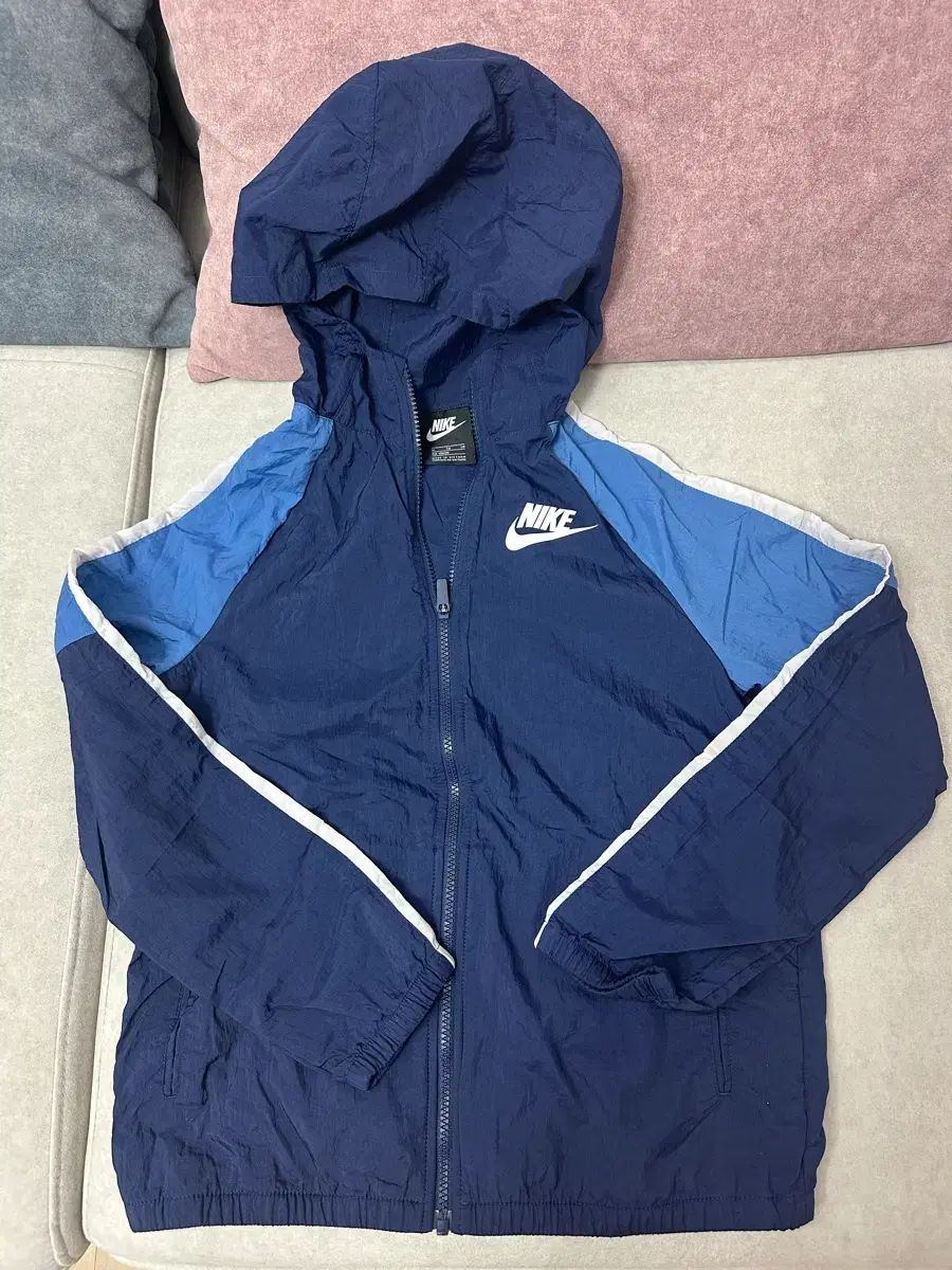 ナイキ キッズ ウィンドブレーカー ネイビー/ブルー XL 出品 - メルカリ