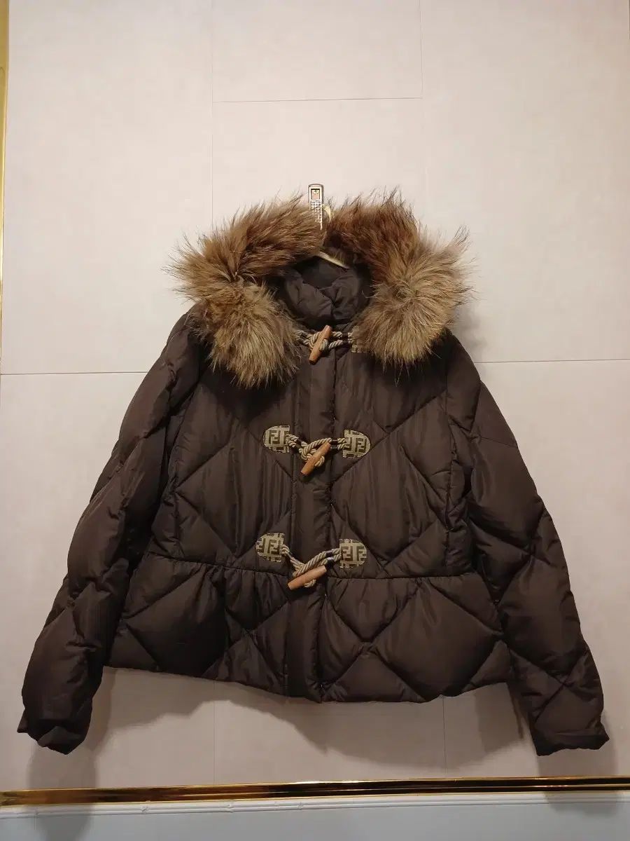 フェンディ キッズ 女の子 ダウン 10 Y