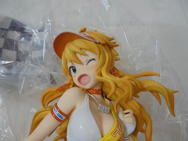 ユニオンクリエイティブ　星井美希 アイドルマスター ミリオンライブ！」よりサーキットレディ風衣装に身