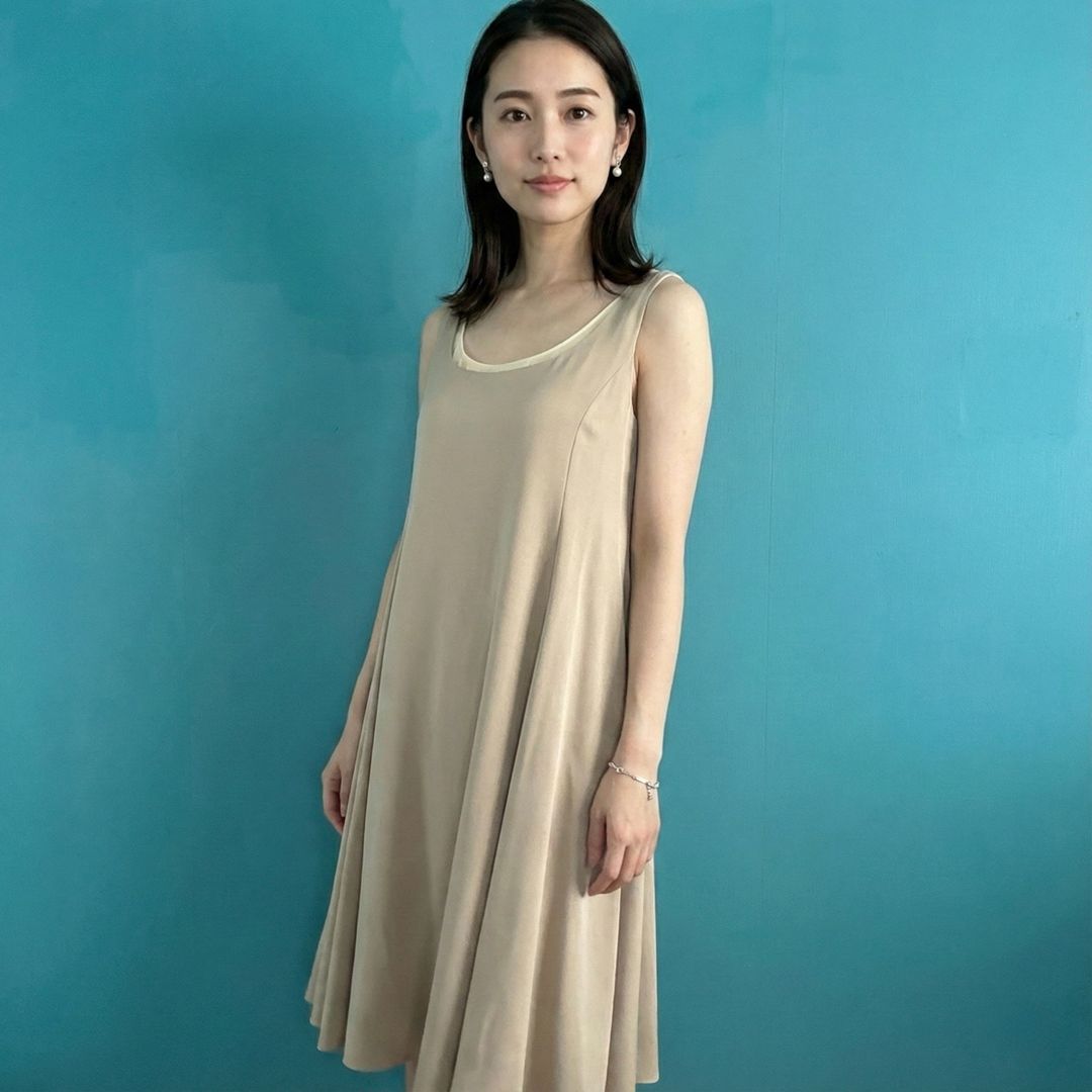 【フォクシー】ワンピース　ボウタイ　シルク　とろみ　フレア　ベージュ　40 1133 フォクシー 絹 シルク フレアワンピース ロゴプレート ベージュ