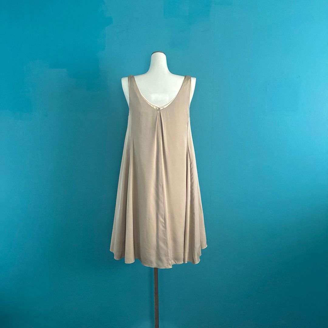 1133 フォクシー 絹 シルク フレアワンピース ロゴプレート ベージュ