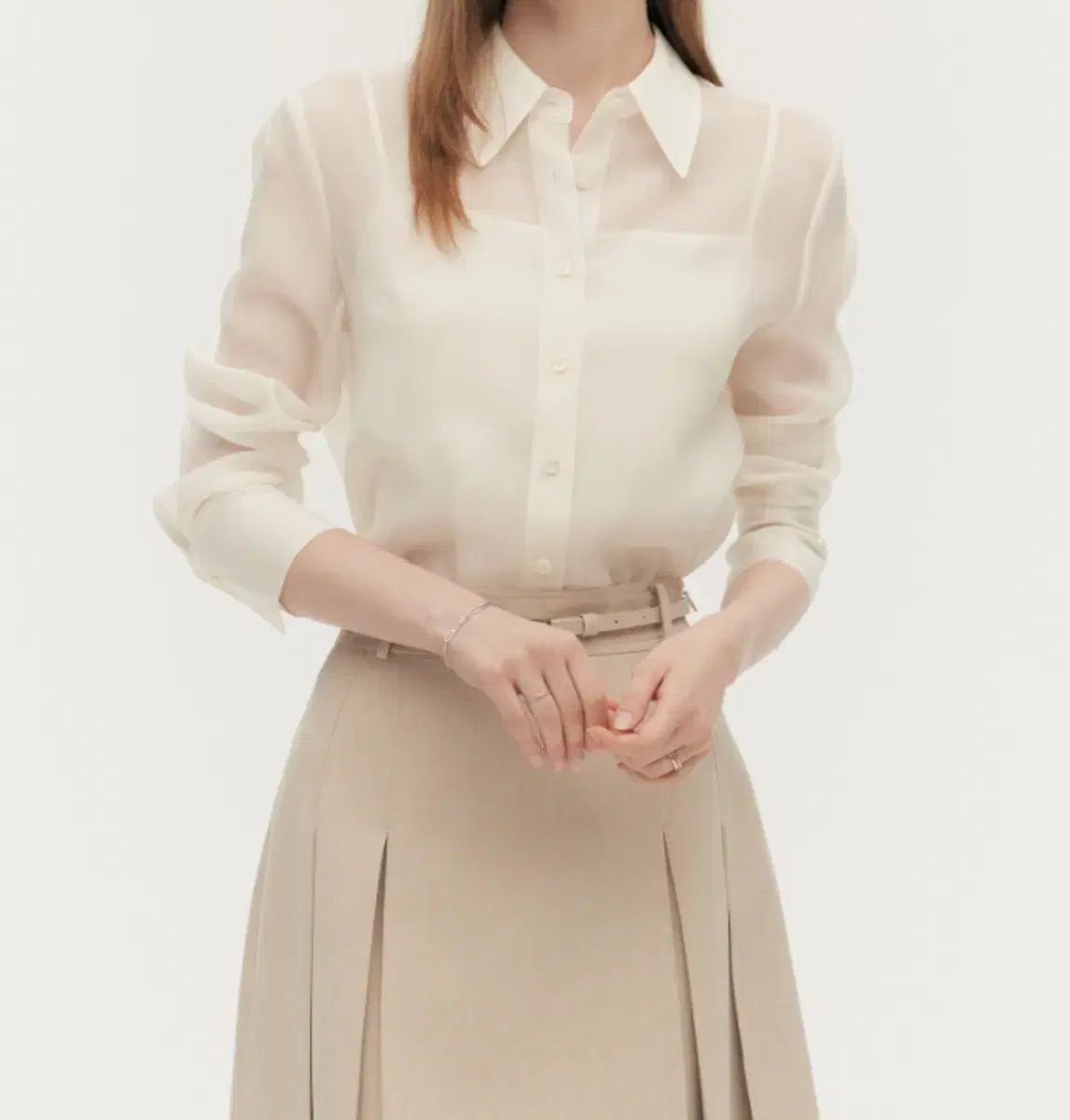 シエsie セリア シアーブラウス クリーム ディープネイビー