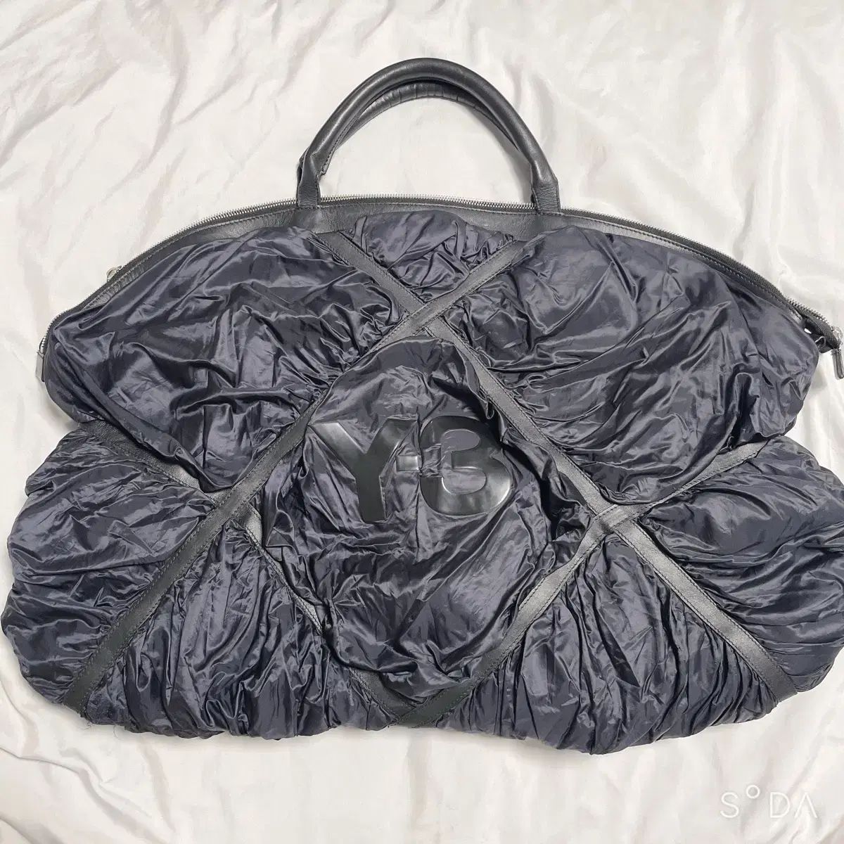 Y 3 ブラック ダウン ショルダーバッグ