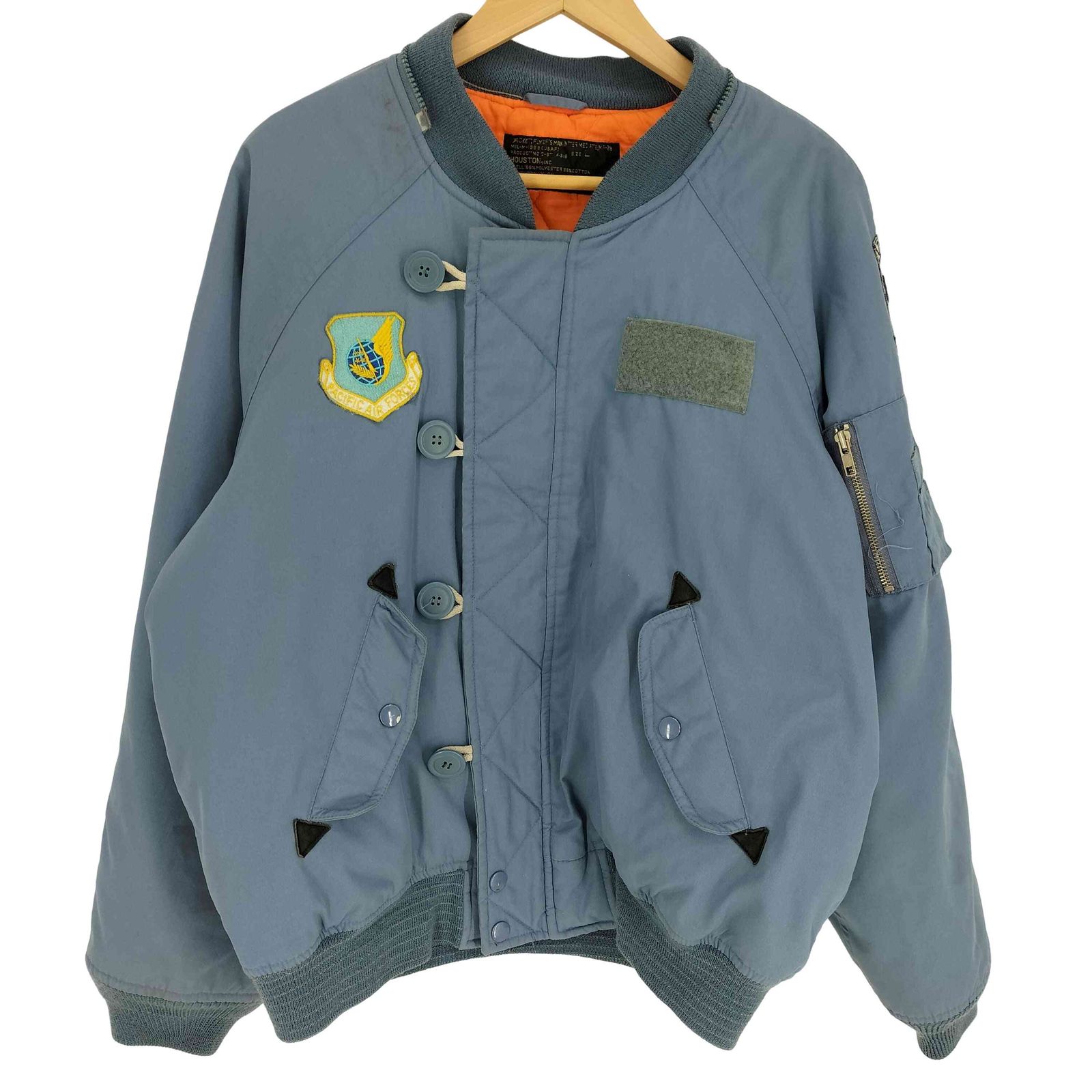 U.S. AIR FORCE(ユーエスエアーフォース) 80S 米空軍 HOUSTON社製 裏地キルティング エンブレムワッペン 比翼ジップ フライト ジャケット MA-2B 1983年製 メンズ import：L 【中古】【ブランド古着バズストア】 ユーエスエアーフォース U.S. AIR FORCE 80S 米空軍 HOUSTON社製 裏地