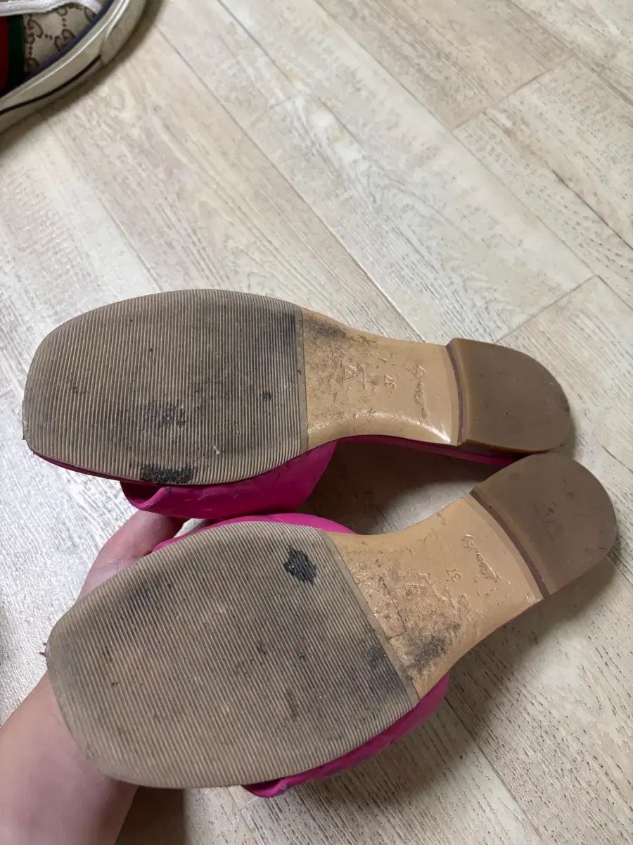  Louis Vuitton ピロー リバイバル ミュール ピンク サンダル サンダル ミュール