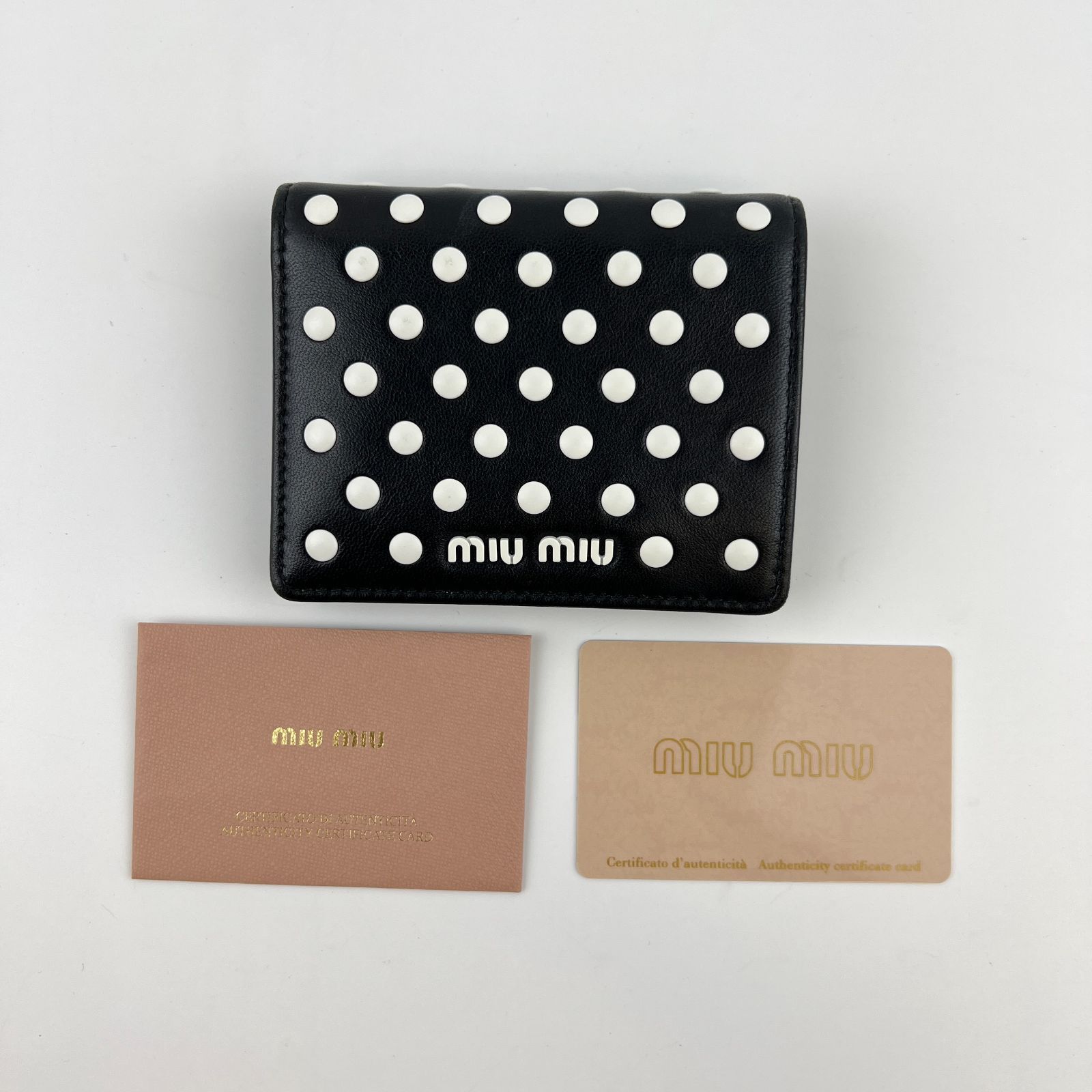 中古】miumiu ミュウミュウ 二つ折り財布 ブラック レザー 