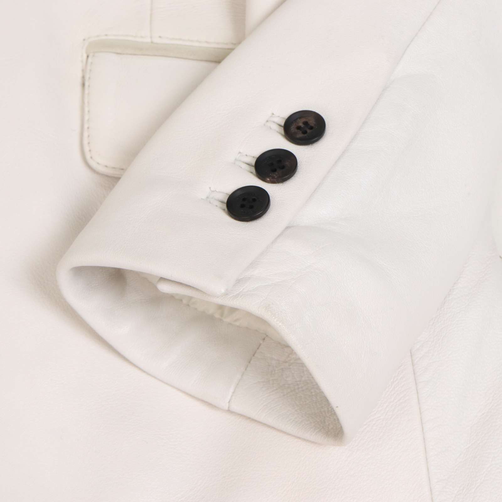 ティノラスのジャケットです。 極美品】MEN'S TENORAS メンズティノラス 裏ペイズリー柄 ラムレザー