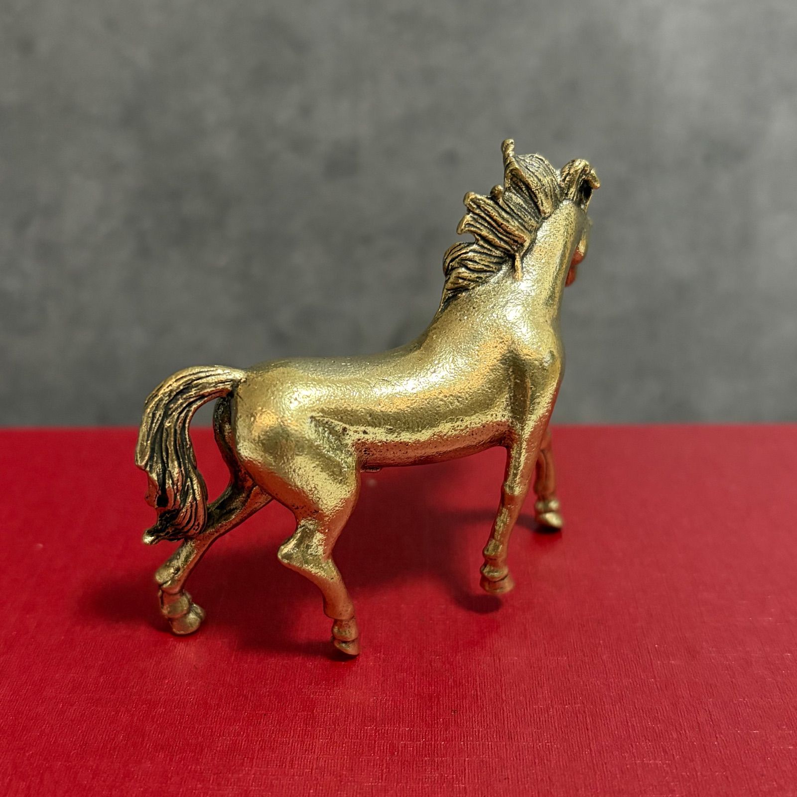 549 開運 馬の置物 真鍮 ゴールド 風水 金運 仕事運 勝負運 成功 運気