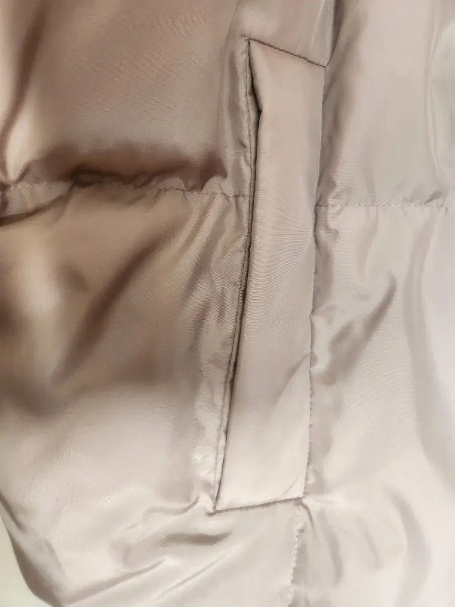 グースダウンベスト