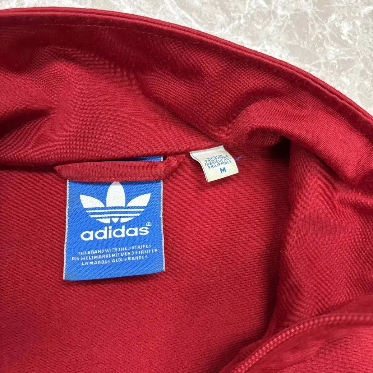 アディダス バーガンディ