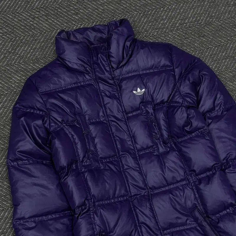 アディダス パープル ダウンジャケット v0399 - メルカリ
