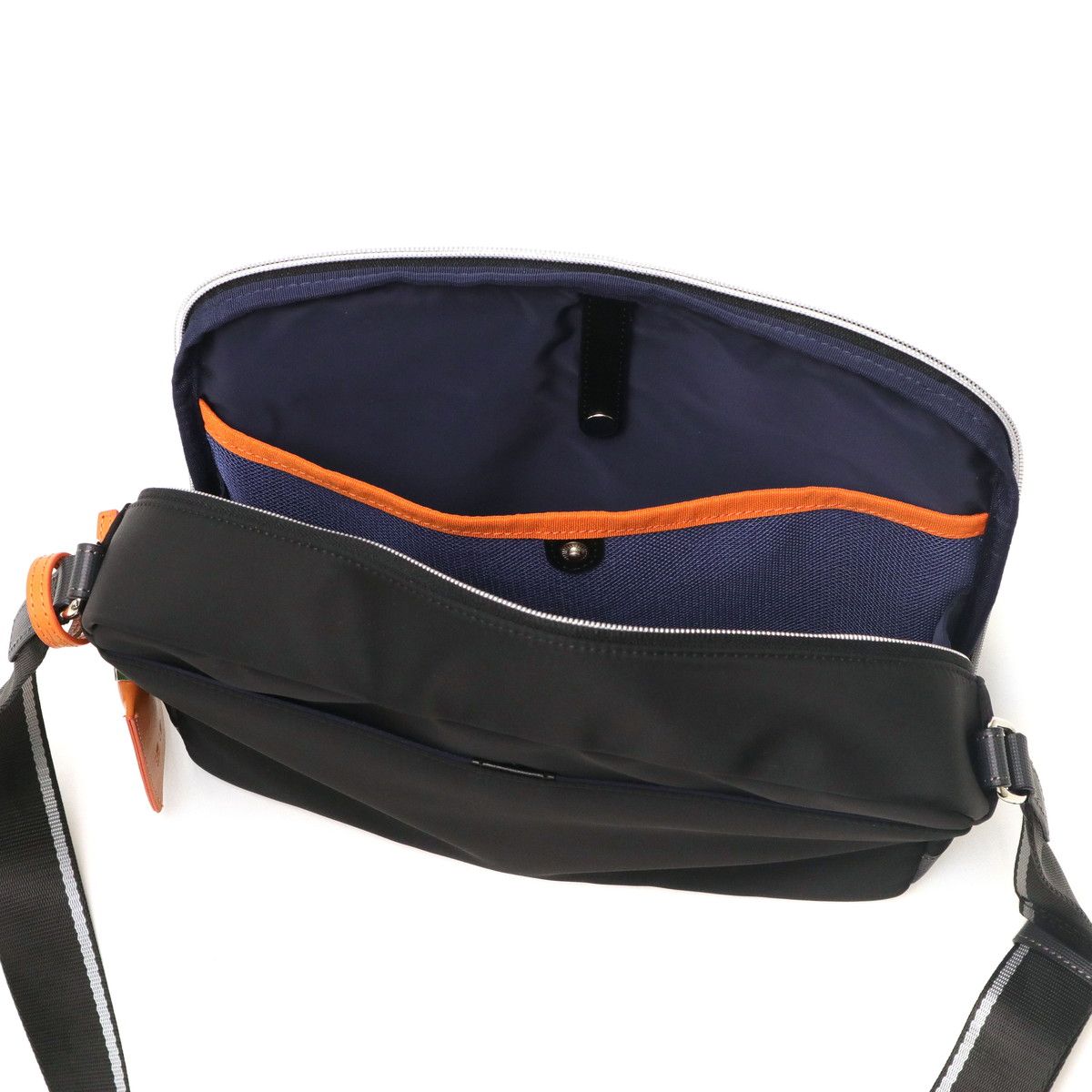 イズイット IS/IT フロント ショルダーバッグ B5サイズ対応 FRONT イズイット ショルダーバッグ 公式 IS/IT フロント B5 ショルダー