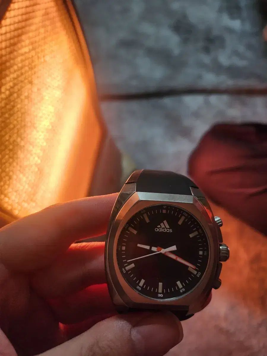 アディダス ブラック メタル リストウォッチ -
