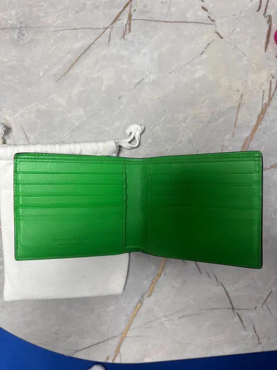 ボッテガ ヴェネタ ブラック 二つ折り財布