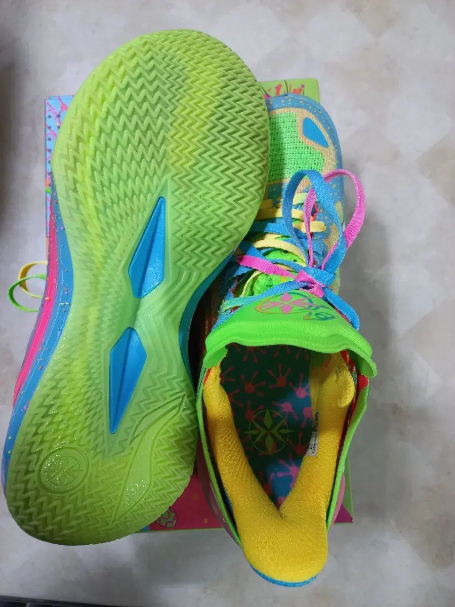  LI-NING リーニン リーレン4 V 2ロウ 255 シューズ(男性用) バスケットボール