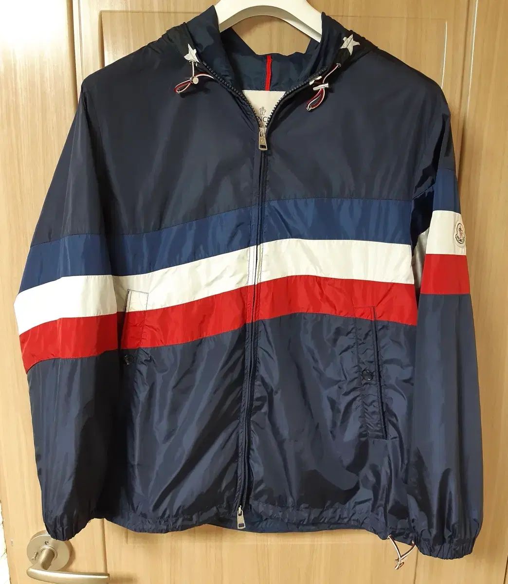モンクレール ウィンドブレーカー ジャケット 3本線 POINT