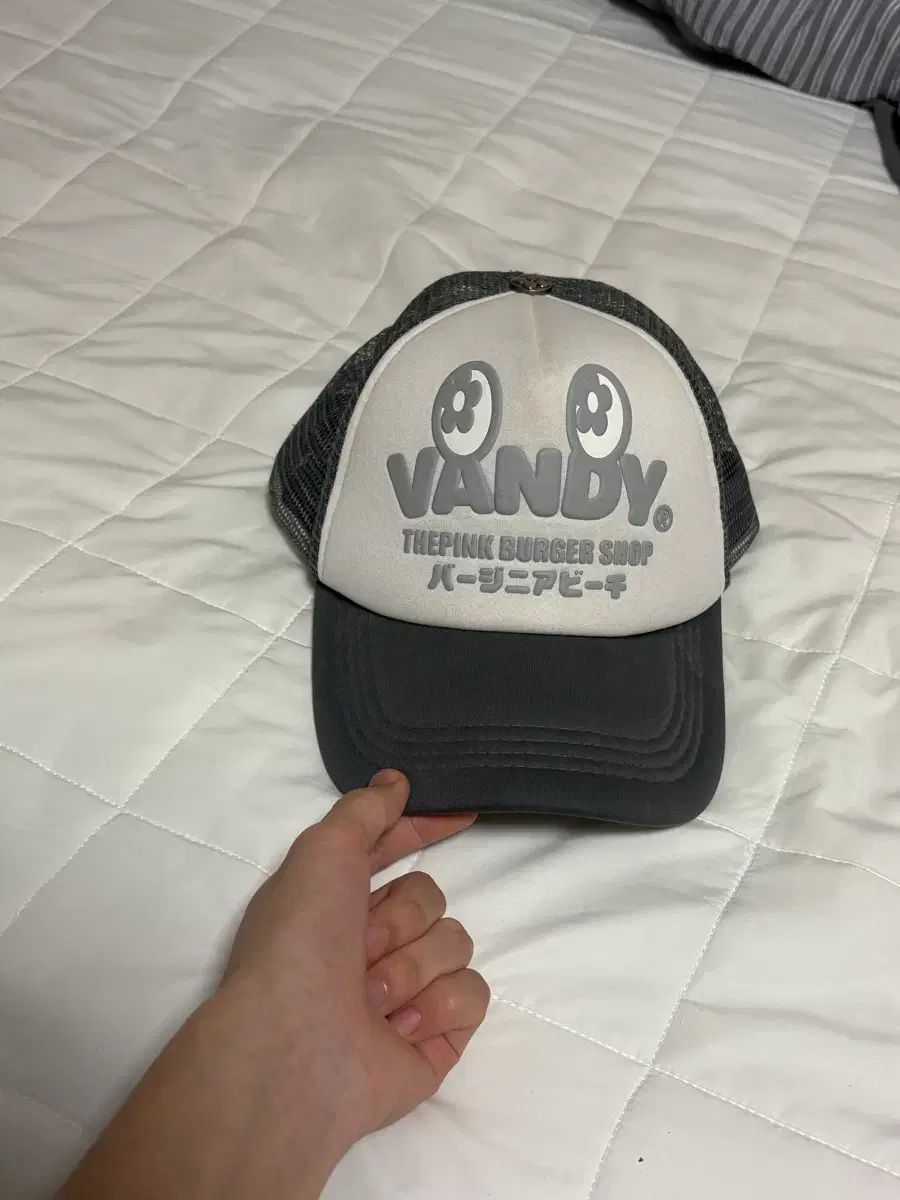 バンディ ザ ピンク ツリーキャップ