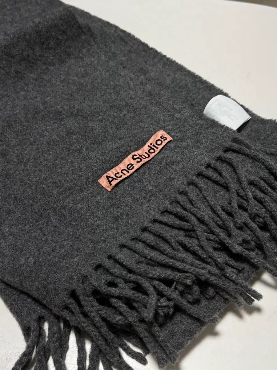 Acne Studios アクネストゥディオズ グレー マフラー (元価20) - メルカリ