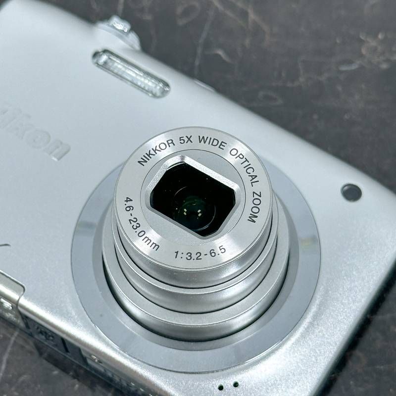 美品】Nikon ニコン COOLPIX A100 シルバー 人気 2010万画素 光学5倍