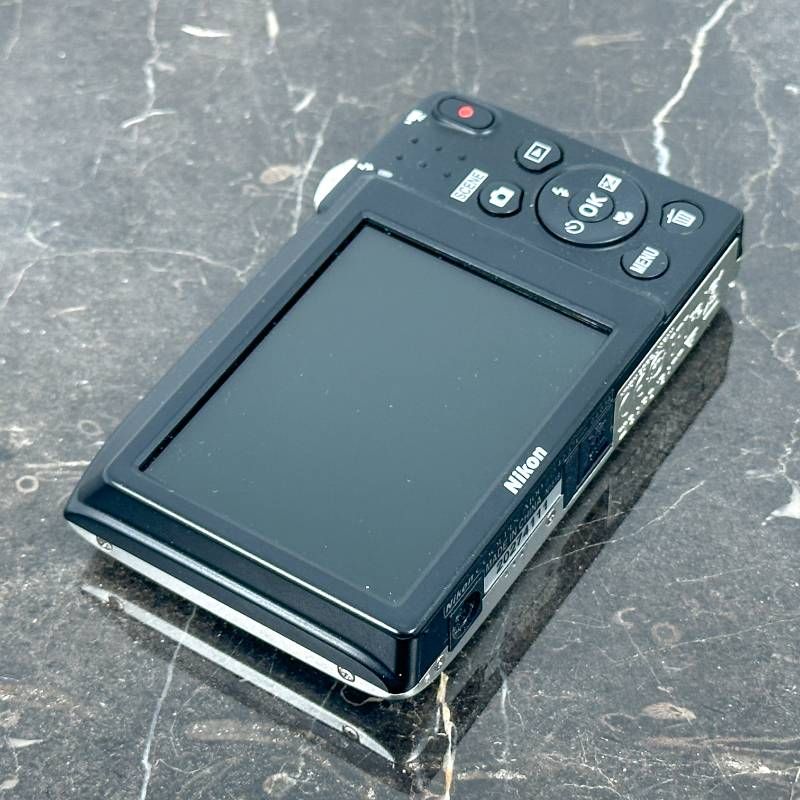 美品】Nikon ニコン COOLPIX A100 シルバー 人気 2010万画素 光学5倍