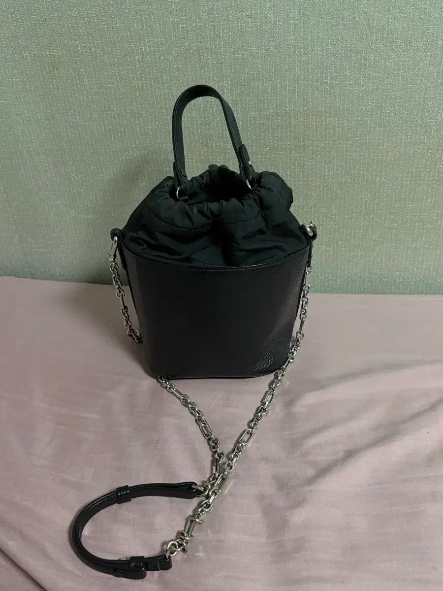 メゾンマルジェラ ブラック 5 AC チェーン バケットバッグ
