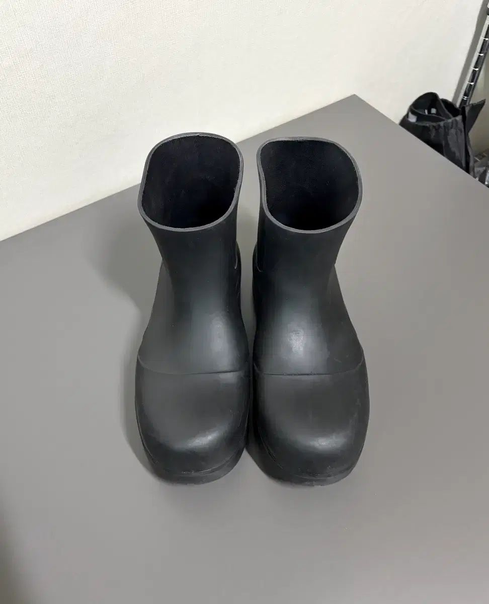 ボッテガ ヴェネタ パドルブーツ ブラック 39