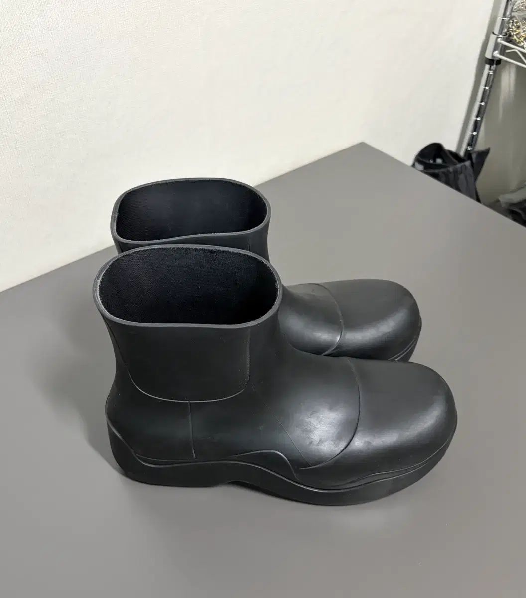 ボッテガ ヴェネタ パドルブーツ ブラック 39