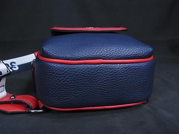 レザー クロスボディ