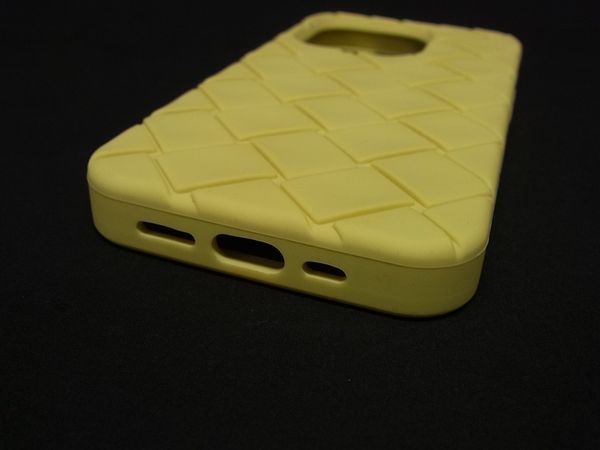  BOTTEGA VENETA ボッテガヴェネタ イントレチャート ラバー iPhone 14 Pro スマホケース イエロー系 BS 1456 その他 小物