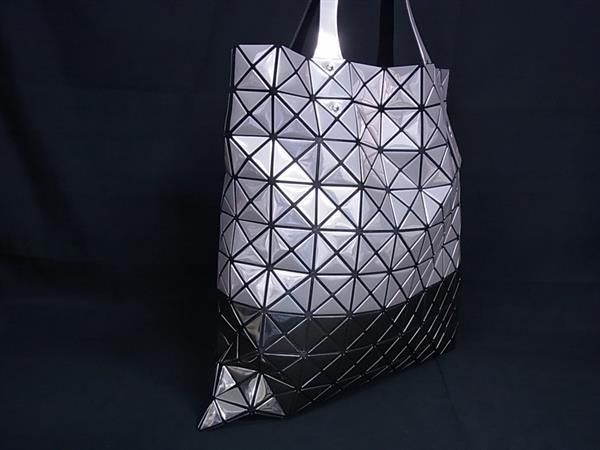BAO ISSEY MIYAKE バオバオイッセイミヤケ プリズム プラチナム PVC ハンドバッグ トート シルバー系 FN 8602