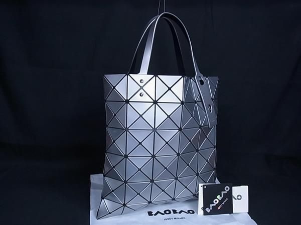 ■新品同様■ BAO BAO ISSEY MIYAKE バオバオイッセイミヤケ ルーセント PVC ハンドバッグ トートバッグ シルバー系 FN8600 □新品同様□ BAO BAO ISSEY MIYAKE バオバオイッセイミヤケ