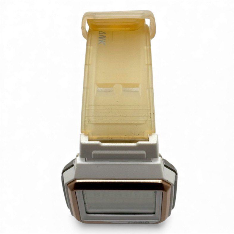 90 s未来感を纏う