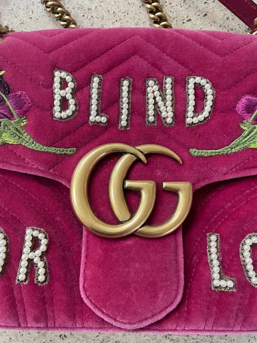  グッチ GGマーモントLINE BLIND FOR LOVE モデル メッセンジャーバッグ ショルダーバッグ