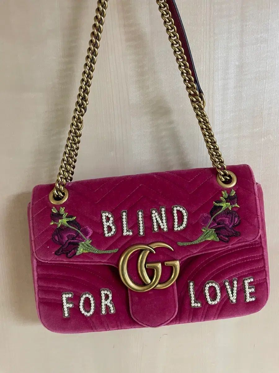 グッチ GGマーモントLINE BLIND FOR LOVE モデル